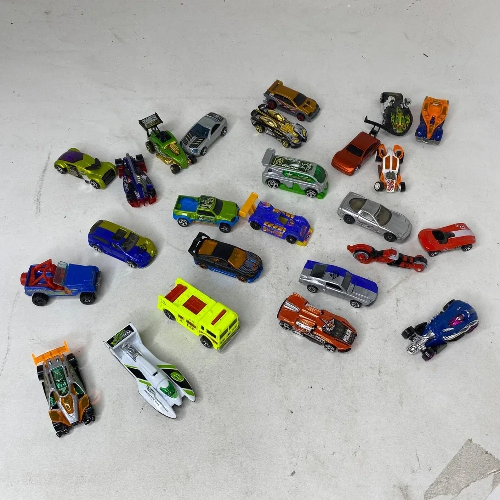 Hot Wheels Lot of 25 Diecast Cars 1970s–2000s Mercedes Fire Truck Mega-Duty